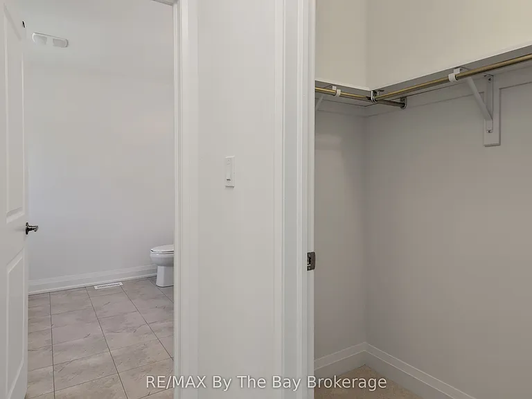 52 Amber Dr — Photo 33