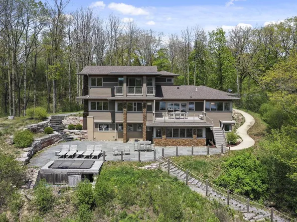 W1905 Itsa Little ROAD, East Troy, WI 53120