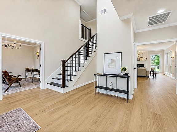 2nd image of 1118 Sherfield Ridge Dr