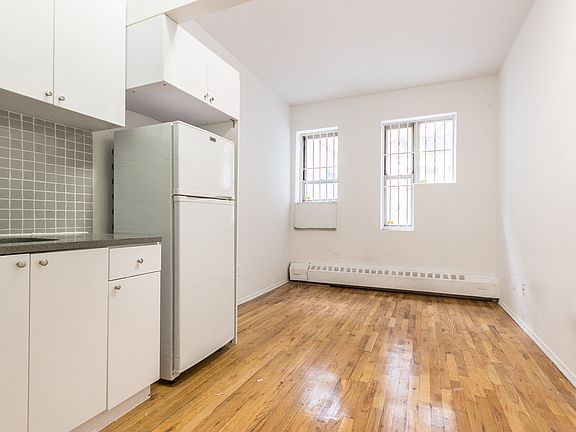 2nd image of 220 Avenue A APT 1D