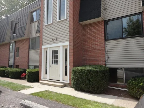 216 Moore Rd APT 4B, Avon Lake, OH 44012