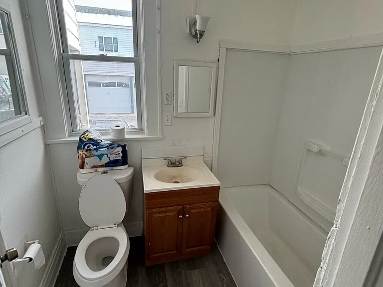 185 N Main Ave — Photo 7