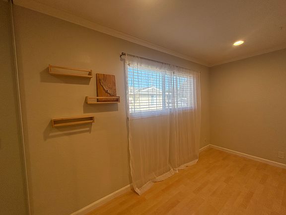 5th image of 3136 Landess Ave APT B