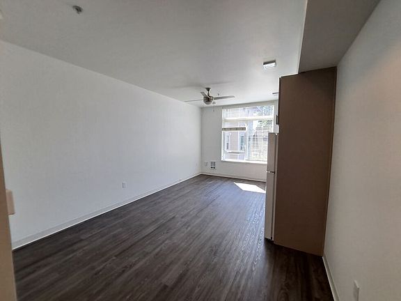 5th image of 123 SE 13th Ave #1-109
