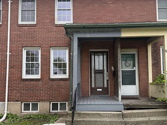 2nd image of 211 Lincoln St