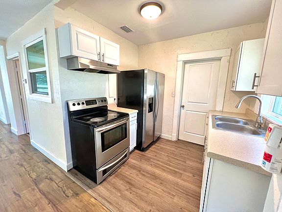 3rd image of 1529 12th St S #1529