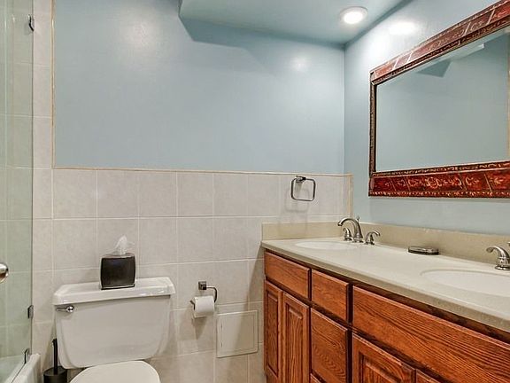 3rd image of 253-263 W 73rd St #10J