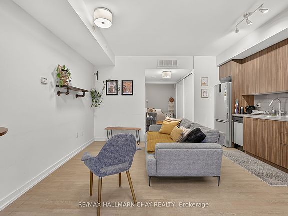 4th image of 140 Broadview Ave #52