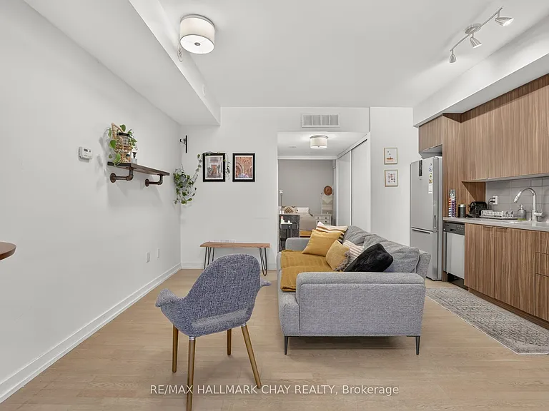 140 Broadview Ave #52 — Photo 5