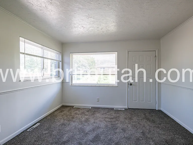 5856 S 157 W — Photo 9