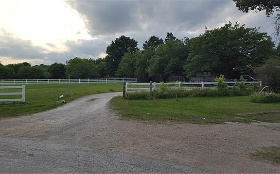 3rd image of 1929 Weeping Willow Dr