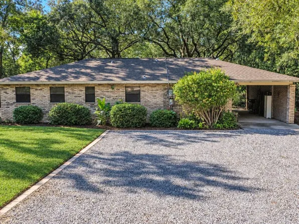 11 Bayou Forest Dr, Freeport, FL 32439