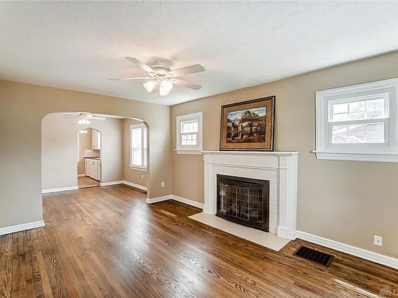 5th image of 2940 Lansing Dr