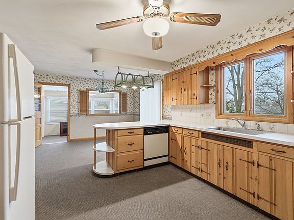 5th image of 1021 Jackson Dr