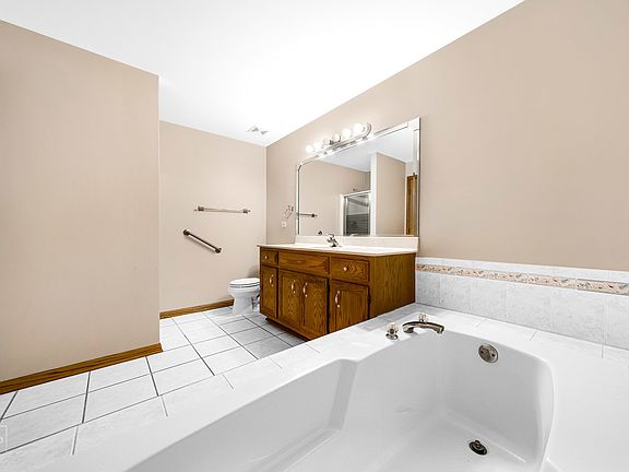5th image of 6551 Pine Lake Dr APT 1