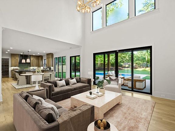 3rd image of 329 Mirador Ct