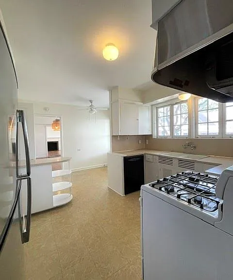 2102 Milford St #1 — Photo 15