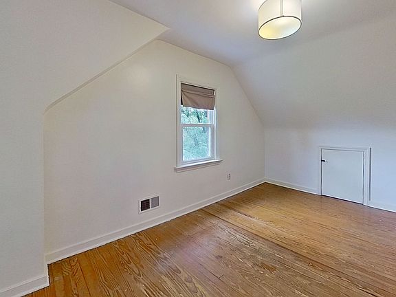 5th image of 322 Pinehurst Rd