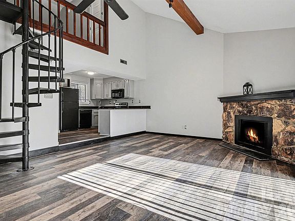 5th image of 100 Willow Run Dr APT 5