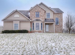 2966 Castle Rock Dr NE, Grand Rapids, MI 49525