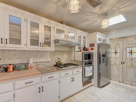 5th image of 6612 Las Casitas Ct NW