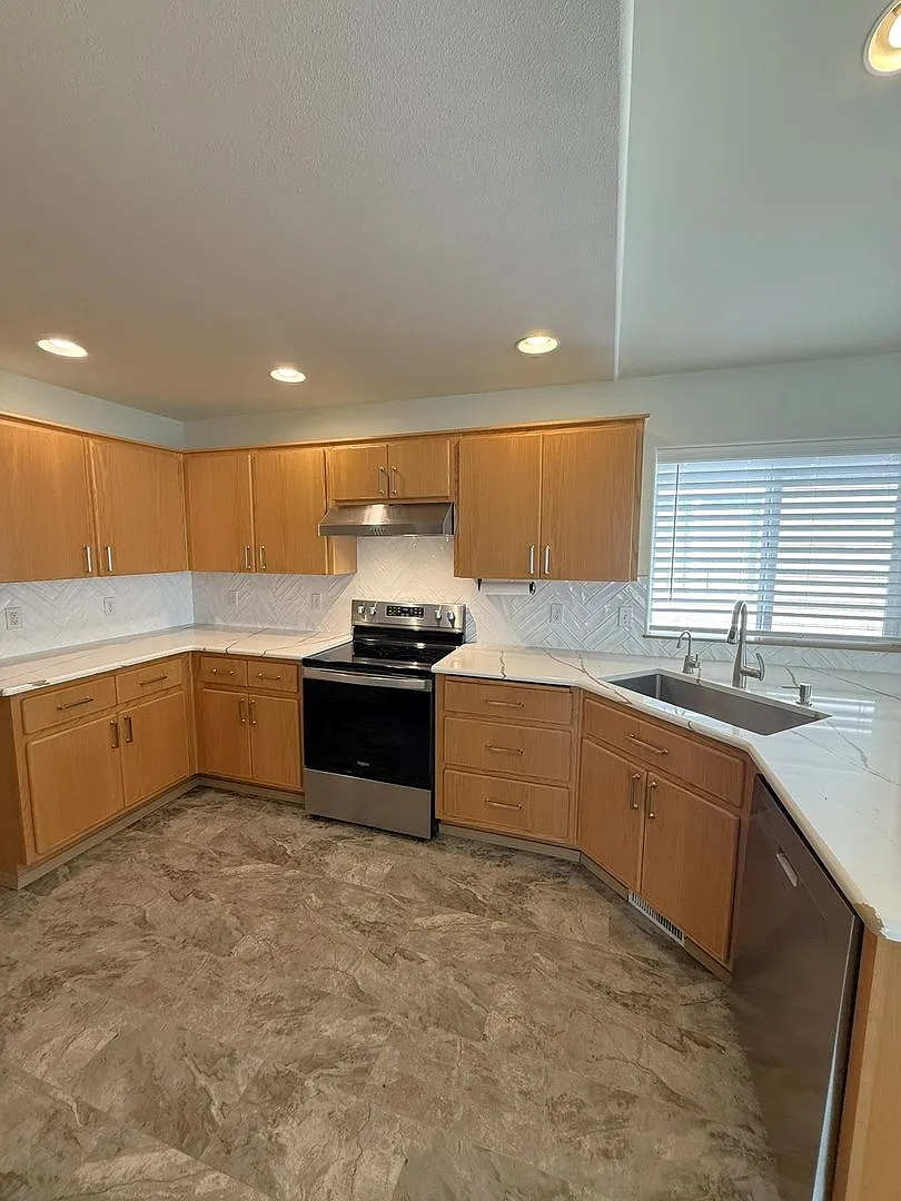 3-Bedroom Ranch with A/C, 2-Car Garage & Fenced Backyard! — Photo 2