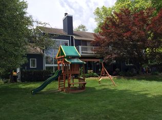 150 Tartan Dr, Rochester Hills, MI 48309