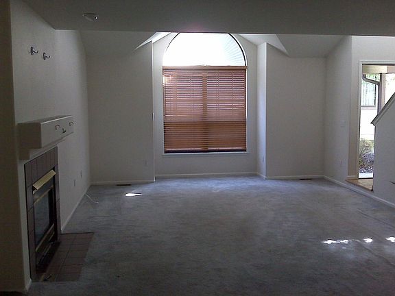 Living Room (vacant)