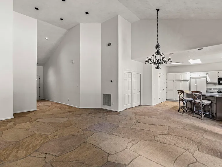 6578 Oak Leaf Ct — Photo 6