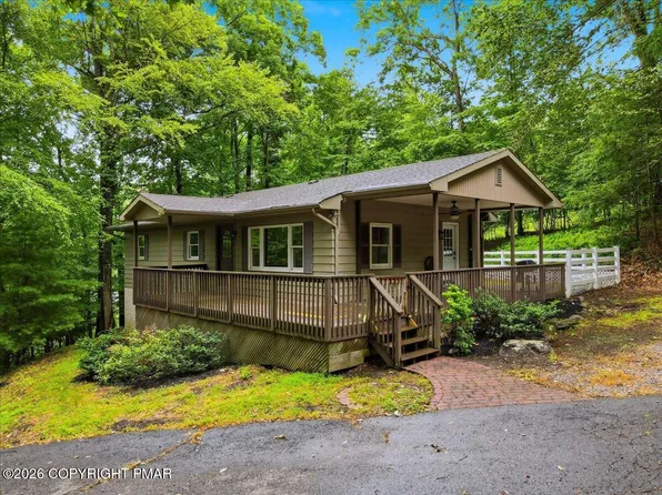 706 Foxtown Hill Rd, Stroudsburg, PA 18360