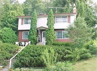 905 W Pearl St, Decorah, IA 52101