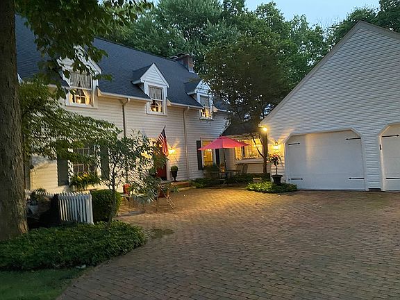 4th image of 7701 Angel Dr NW
