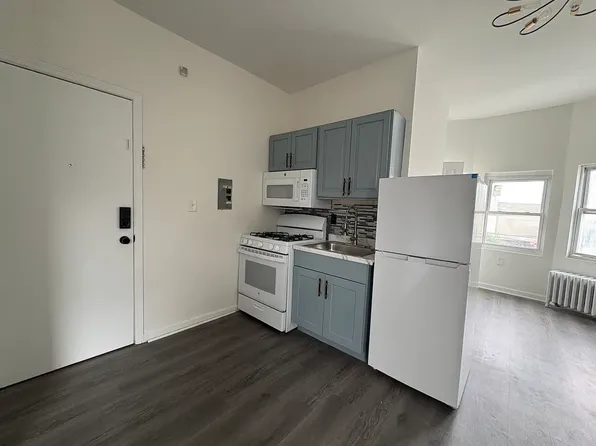 103 Camden St, Newark, NJ 07103
