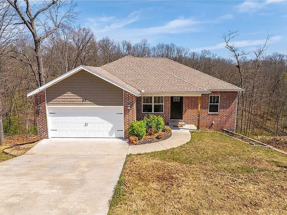 54 Morvan Dr