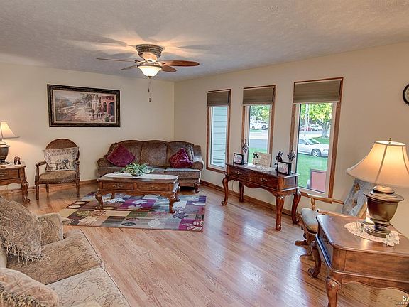 3rd image of 2635 Bret Ave