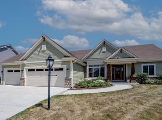 W220N4772 Woodleaf Way, Pewaukee, WI 53072