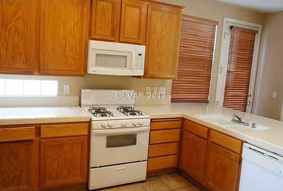 4th image of 9771 Del Mar Heights St