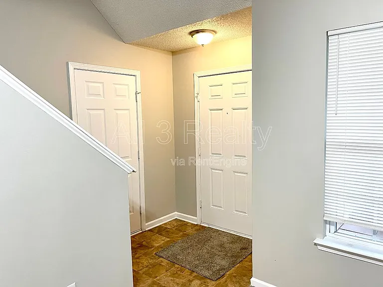 311 Coral Cir — Photo 13