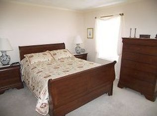 15 Middlesex Rd, Merrimack, NH 03054