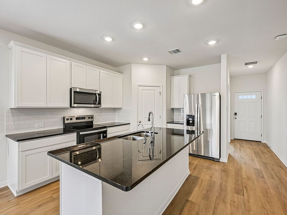 The Matador 870 Floorplan