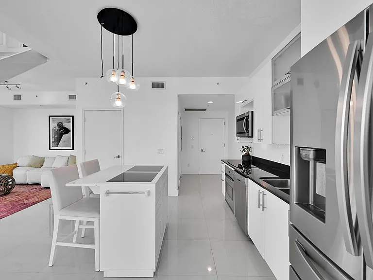 60 SW 13th St #4013 — Photo 5