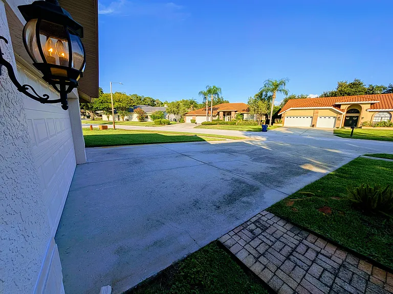 5667 Wellington Ct — Photo 54