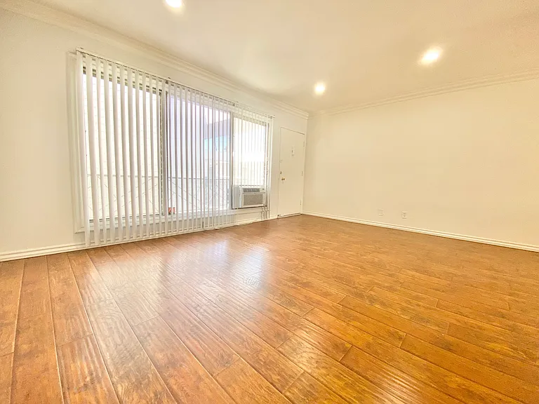 6151 Fountain Ave #15 — Photo 8