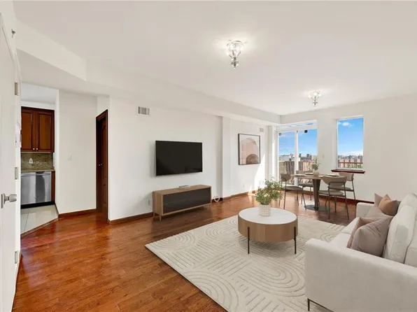 842 Ocean Parkway image 1 of 15