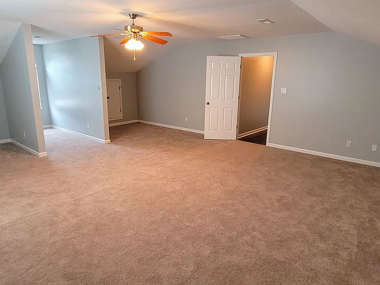 1645 Wolverine Ln — Photo 29
