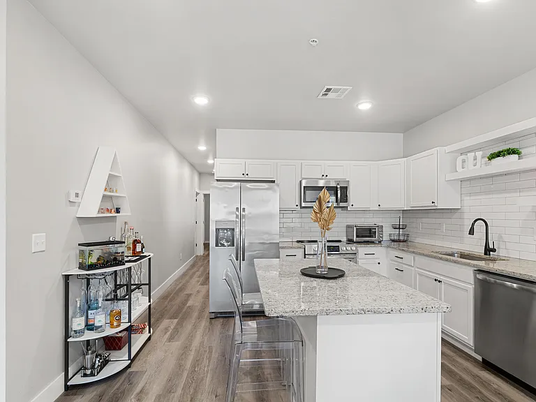 224 W Symmes St #101 — Photo 15