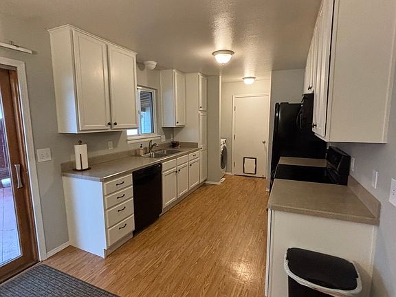 4th image of 3227 Lynn Ave