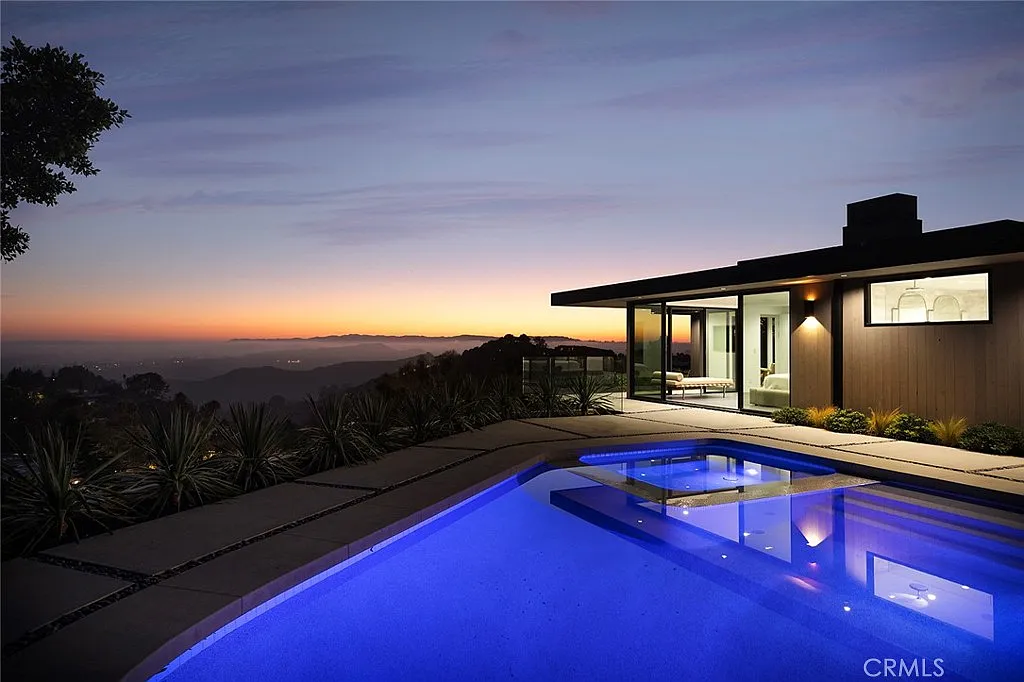 4 bed, 4.5 bath, 3535 sqft, $55,000 — Photo 1