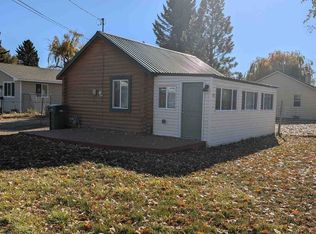992 N Shilling Ave, Blackfoot, ID 83221