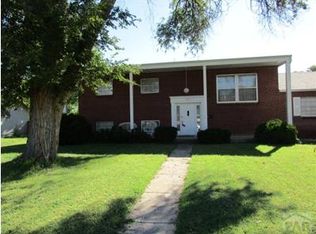 2910 Country Club Dr, Pueblo, CO 81008